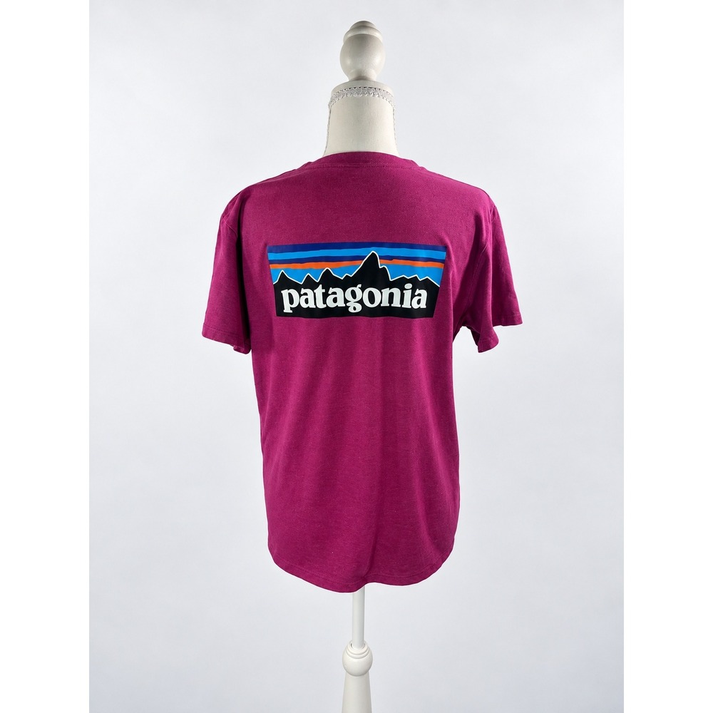 Gorpcore Patagonia P-6 Logo Tee Women's L Magenta Pink Responsibili-Tee